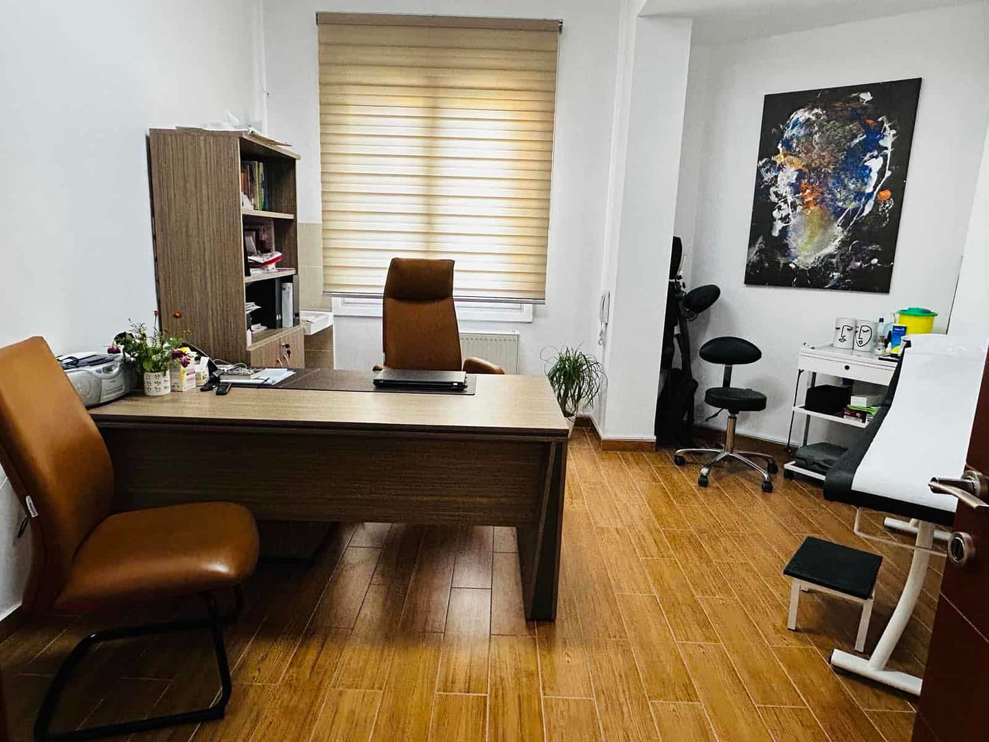 Το γραφείο στο χώρο του ιατρείου Ερυθροπούλου Σοφια