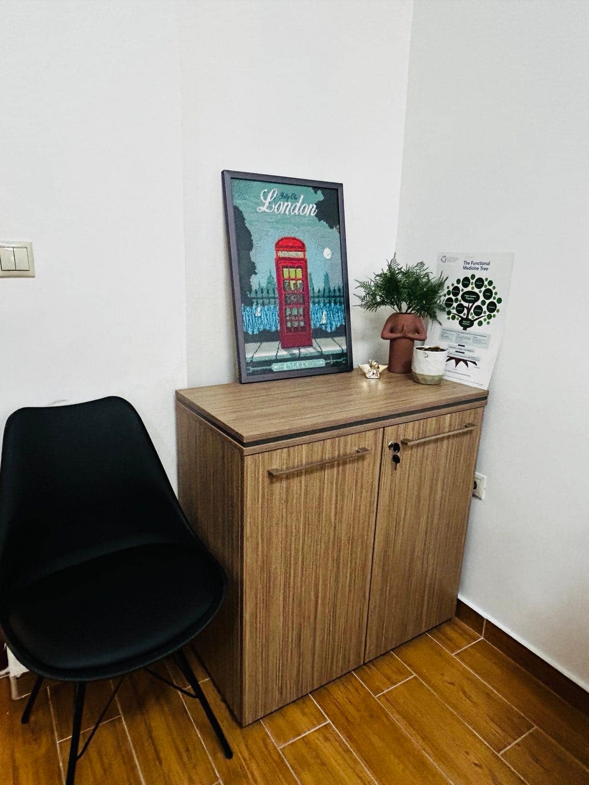 μια γωνια απο το χώρο του ιατρείου Ερυθροπούλου Σοφια μια γωνια απο το χώρο του ιατρείου Ερυθροπούλου Σοφια